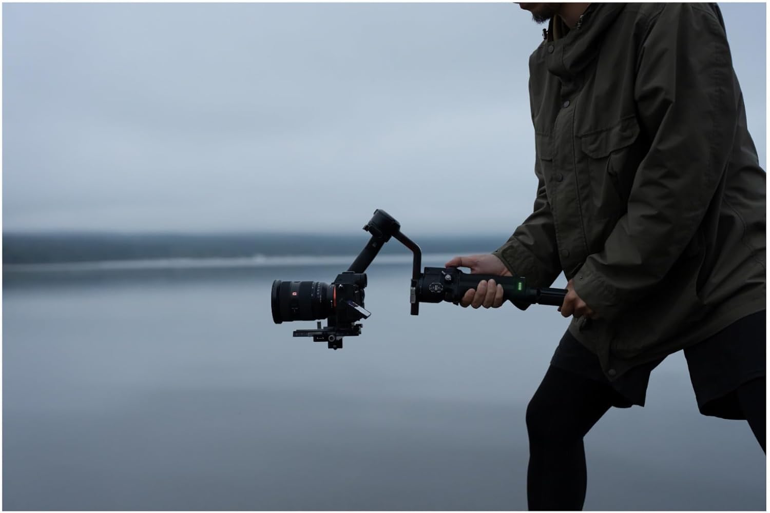 Sony Alpha 7 V Full-Frame Hybrid Mirrorless Camera: 30fps Blackout-Free Shooting, AI Autofocus, 5-Axis in-Body Stabilization (Body only) - Image 5