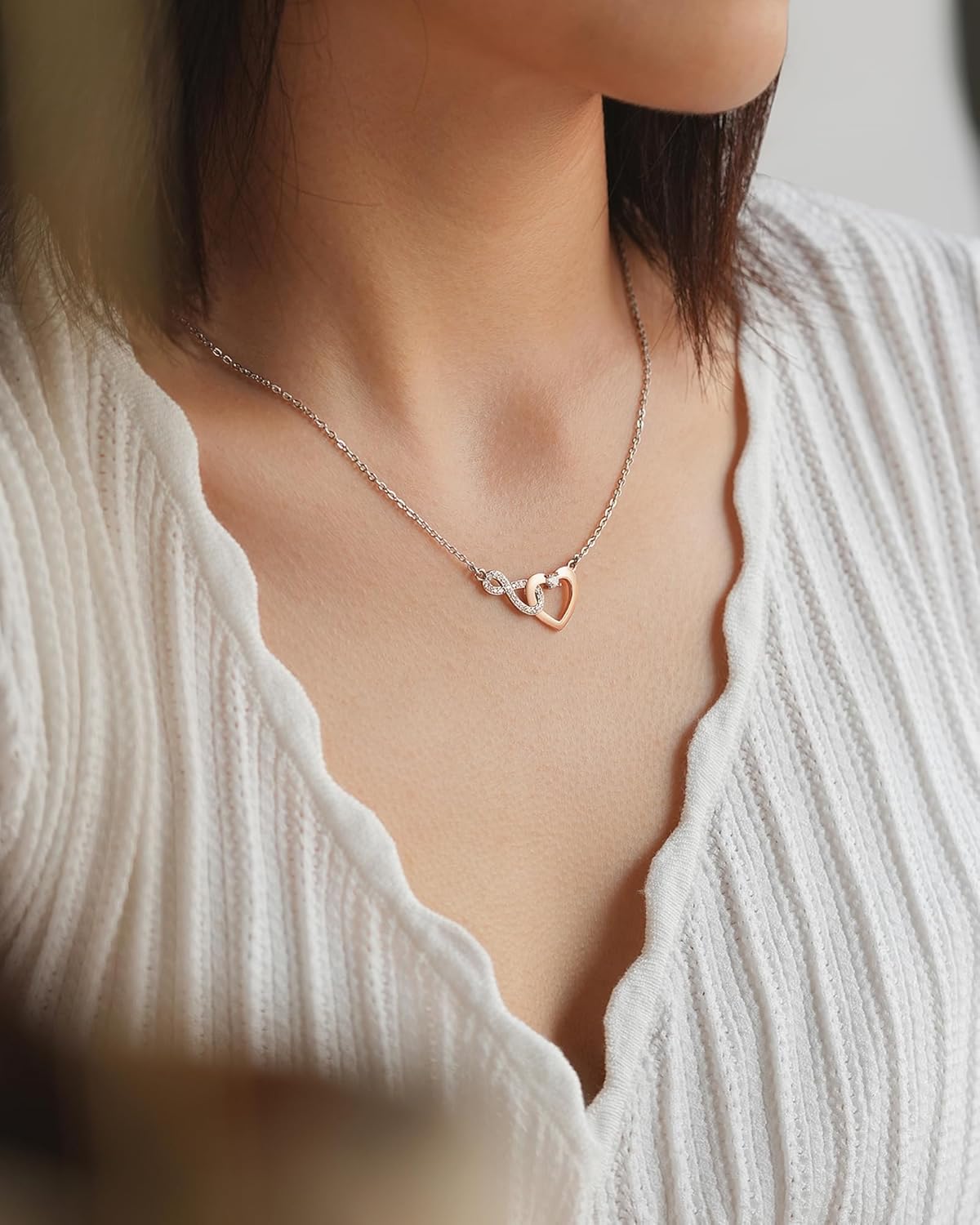 Shonyin Everlasting Heart Necklace for Women Girls Mother (Bonus) Daughter (Sons) Girlfriend Grandma Granddaughter Mother Daughter in Law Sister (in Law) Soulmate Wife Birthday Christmas Gifts - Image 2
