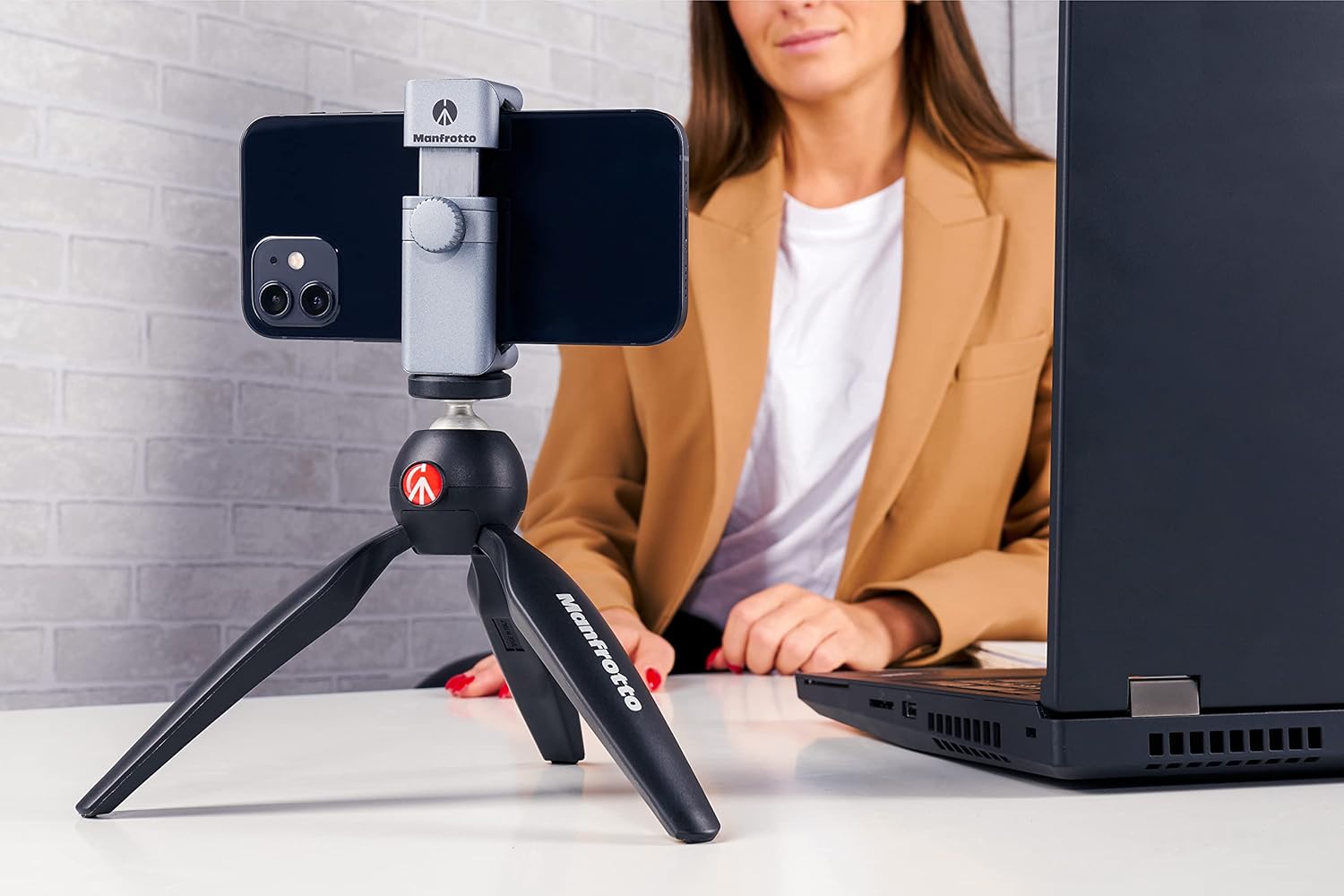 Manfrotto MTPIXIMII-B, PIXI Mini Tripod with Handgrip for Compact System Cameras, for DSLR, Mirrorless, Video, Made in Italy, Technopolymer and Aluminum, Black - Image 8
