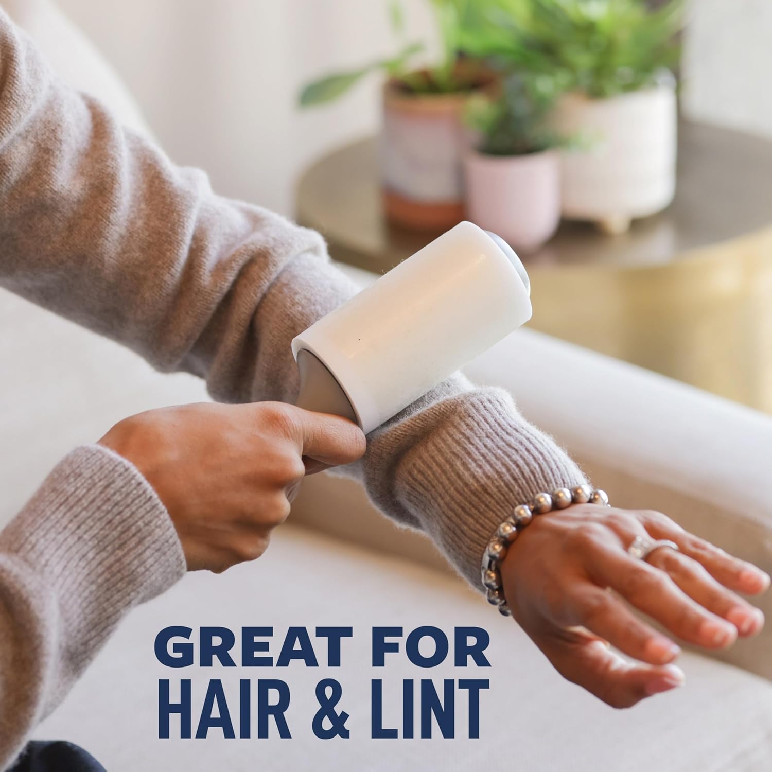 Scotch-Brite Everyday Clean Lint Roller, White, Manual Operation, 3 Pack, Lint Remover for Pet Hair, Dark Clothes, Furniture, and Dusty Surfaces, 300 Adhesive Sheets Total - Image 4
