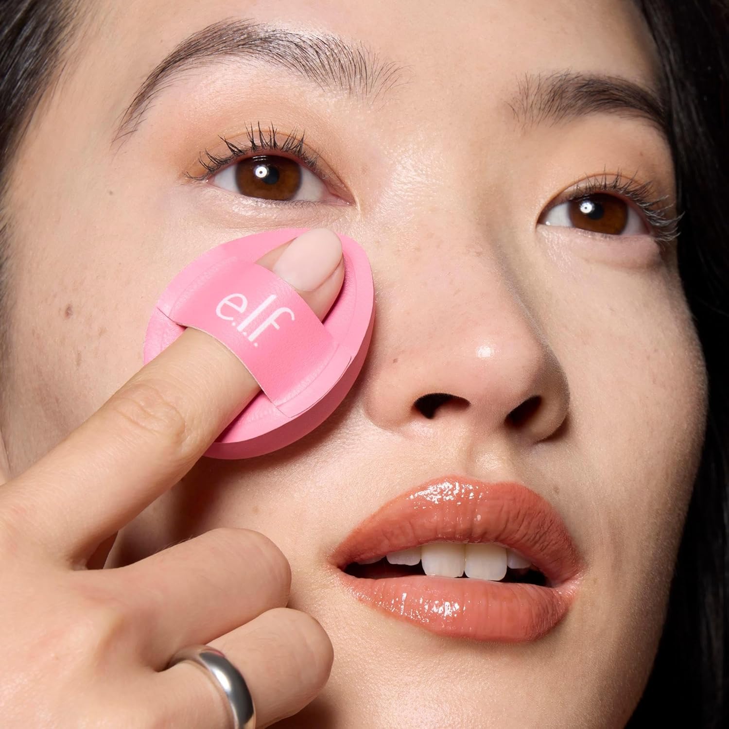 e.l.f. Pillow Puff Concealer Sponge, Beauty Blender For Streak-Free, Even, Makeup Application With Airbrushed Finish, Latex-Free, Vegan & Cruelty-Free - Image 7