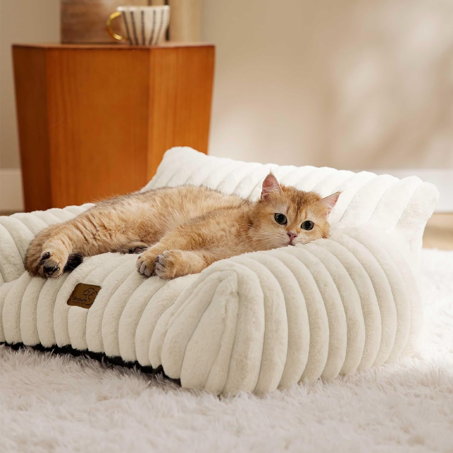 Bedsure ComfyFleece™ Cute Cat Couch for Pets - As Seen on TV on Good Day New York, Fuzzy Cats beds for Indoor Cats with Removable Washable Cover, Supportive Pet Sofa, 24inch, Cream - Image 9