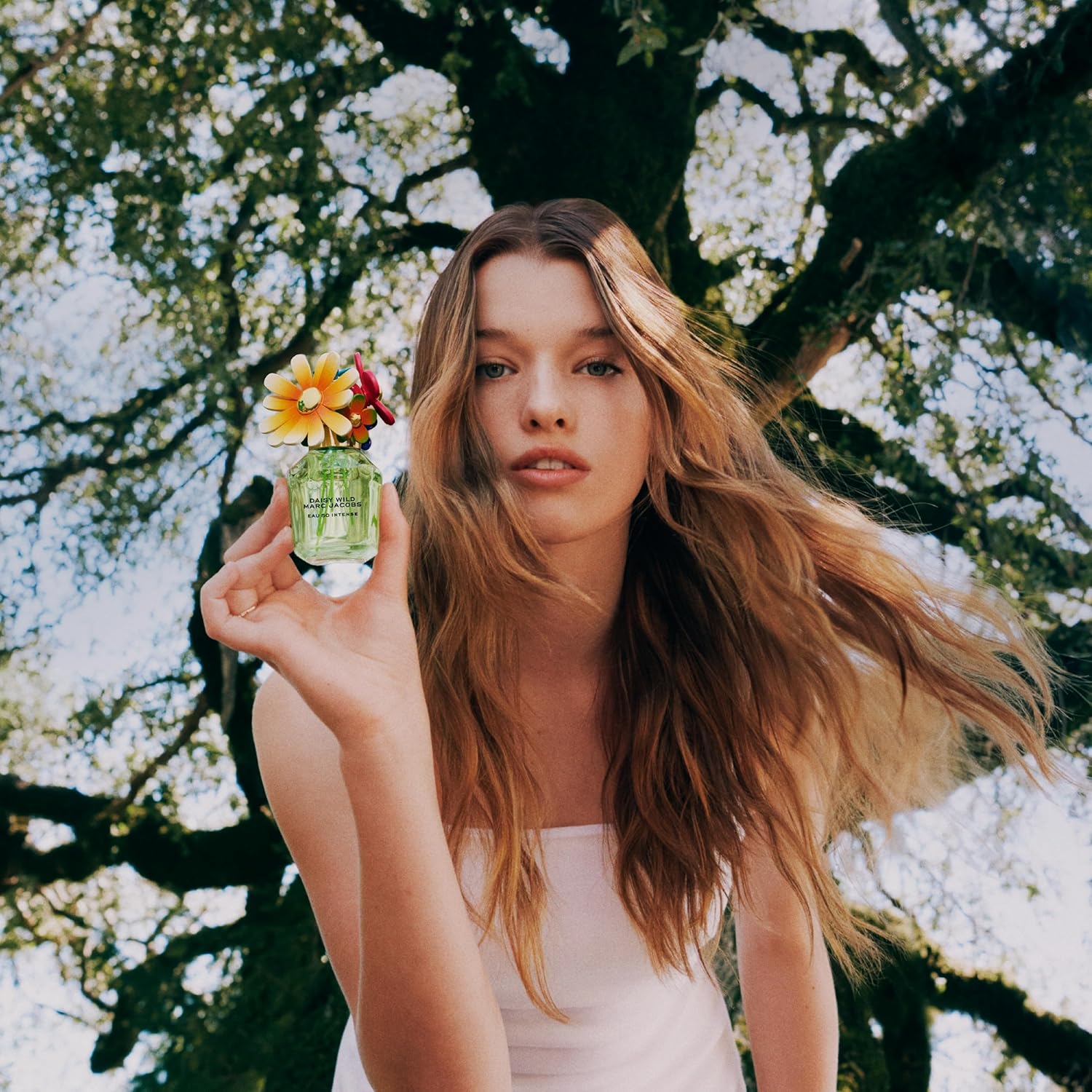 Marc Jacobs Daisy Wild Intense Eau de Parfum - Adventurous Floral Women's Perfume - With Notes of Banana Blossom, Jasmine Extract & Tuberose, Amber & Sandalwood - Image 5