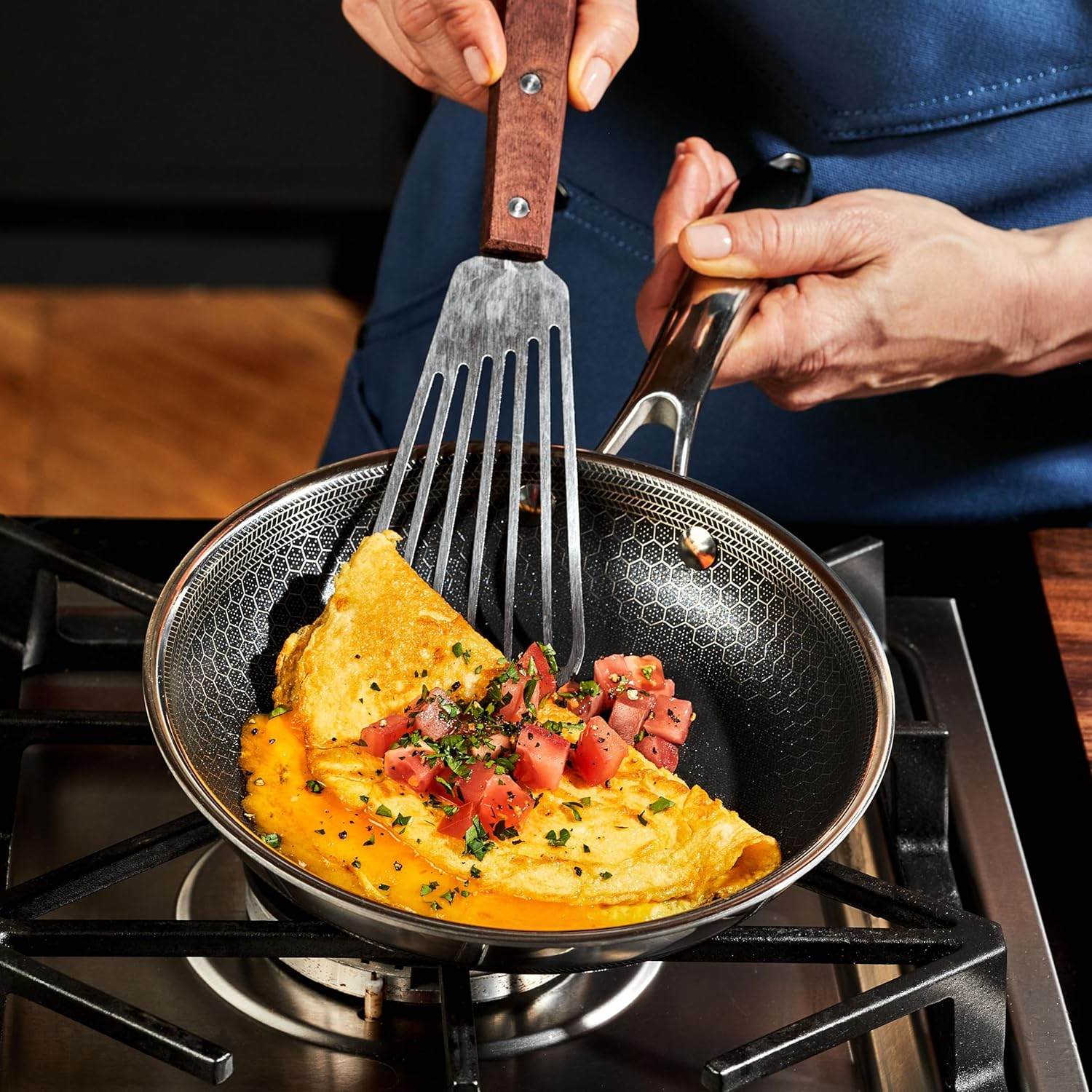 HexClad Hybrid Nonstick 6-Piece Fry Pan Set, 8, 10, and 12-Inch Frying Pans with Tempered Glass Lids, Stay-Cool Handles, Dishwasher-Friendly, Induction Ready, Compatible with All Cooktops - Image 3
