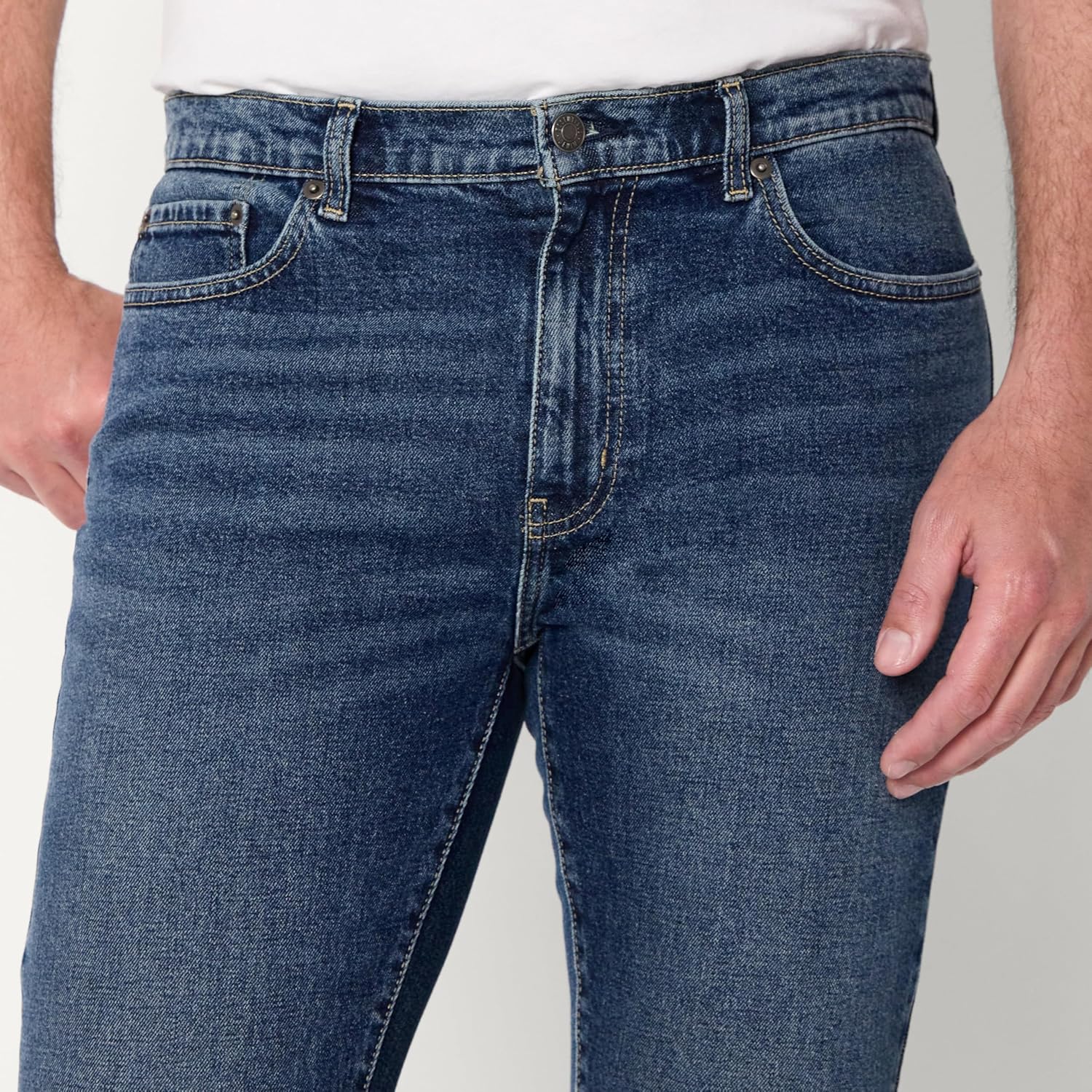 Amazon Essentials Men's Slim-Fit Jeans - Image 3