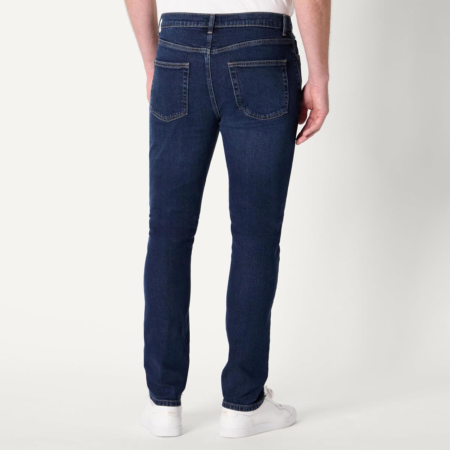 Amazon Essentials Men's Slim-Fit Jeans - Image 2