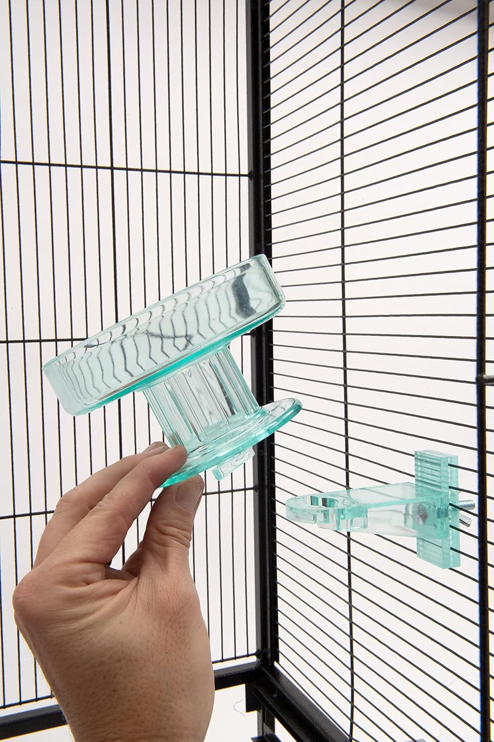 Lixit Quick Lock Bird Cage Bath for Lovebirds, Canaries, Finches, Parakeets, and Cockatiels and Other Small to Medium Feathered Friends (Pack of 1) - Image 3