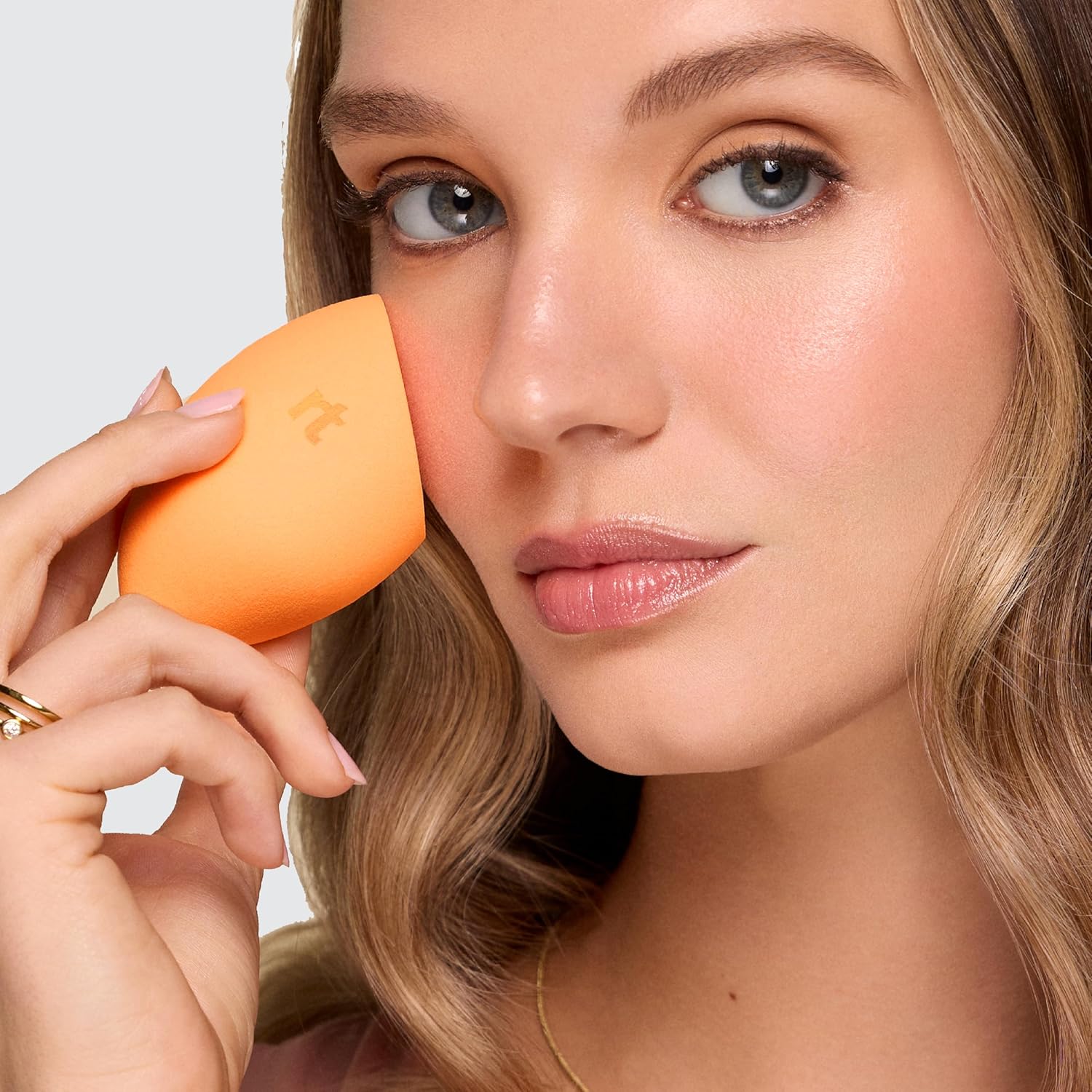 Real Techniques Miracle Complexion Sponge Duo, 2 Count - Image 6