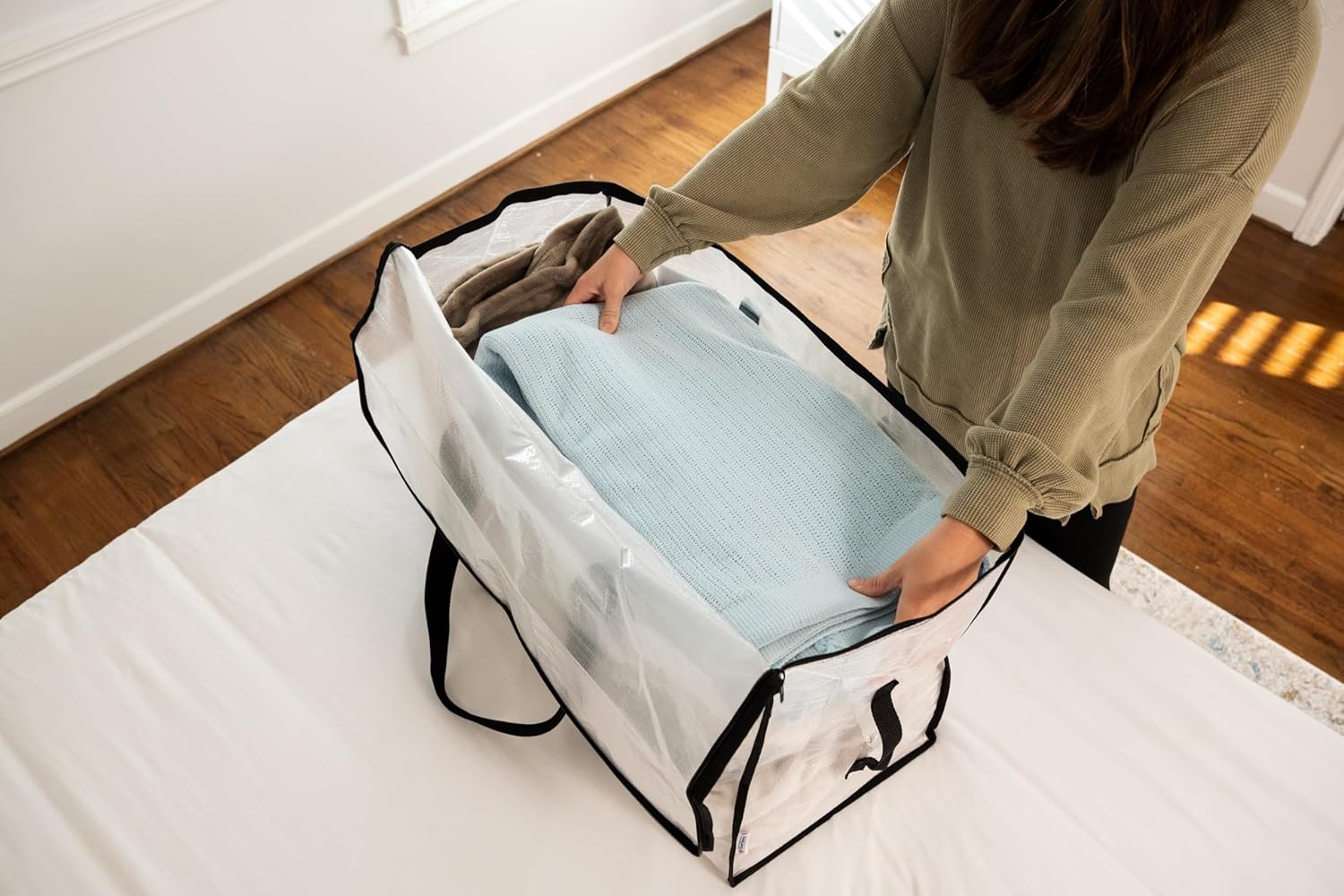 ClearSpace Oversized Moving Bags or Storage Bag – Large Moving Boxes with Backpack Straps, Zippers & Handles – Heavy-Duty Packing Bags for Moving, College Dorm, Christmas Decorations, 6 Pack - Image 4