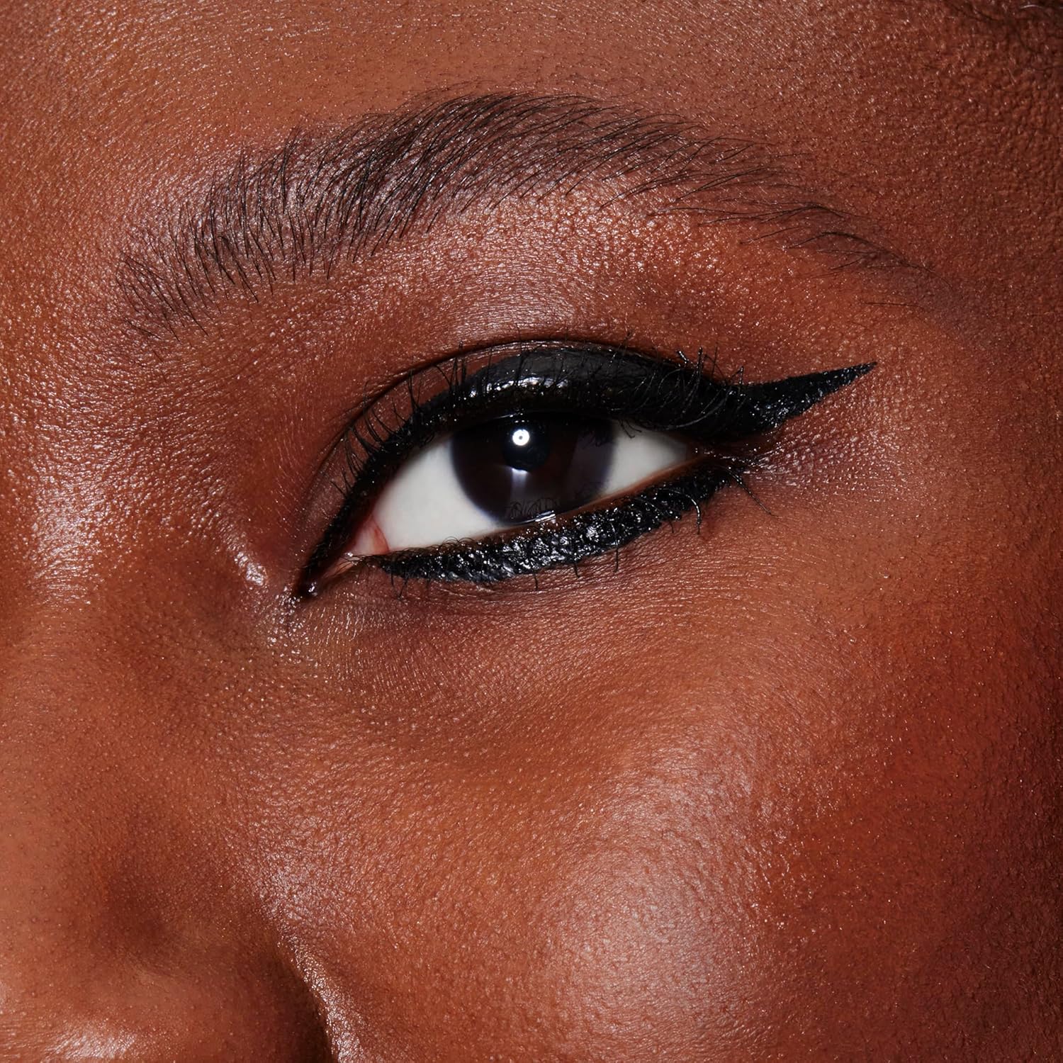 e.l.f. H2O Proof Inkwell Eyeliner Pen, High-pigment, Waterproof Liquid Eyeliner, Delivers A Matte Finish, Vegan & Cruelty-free, Film Noir - Image 5