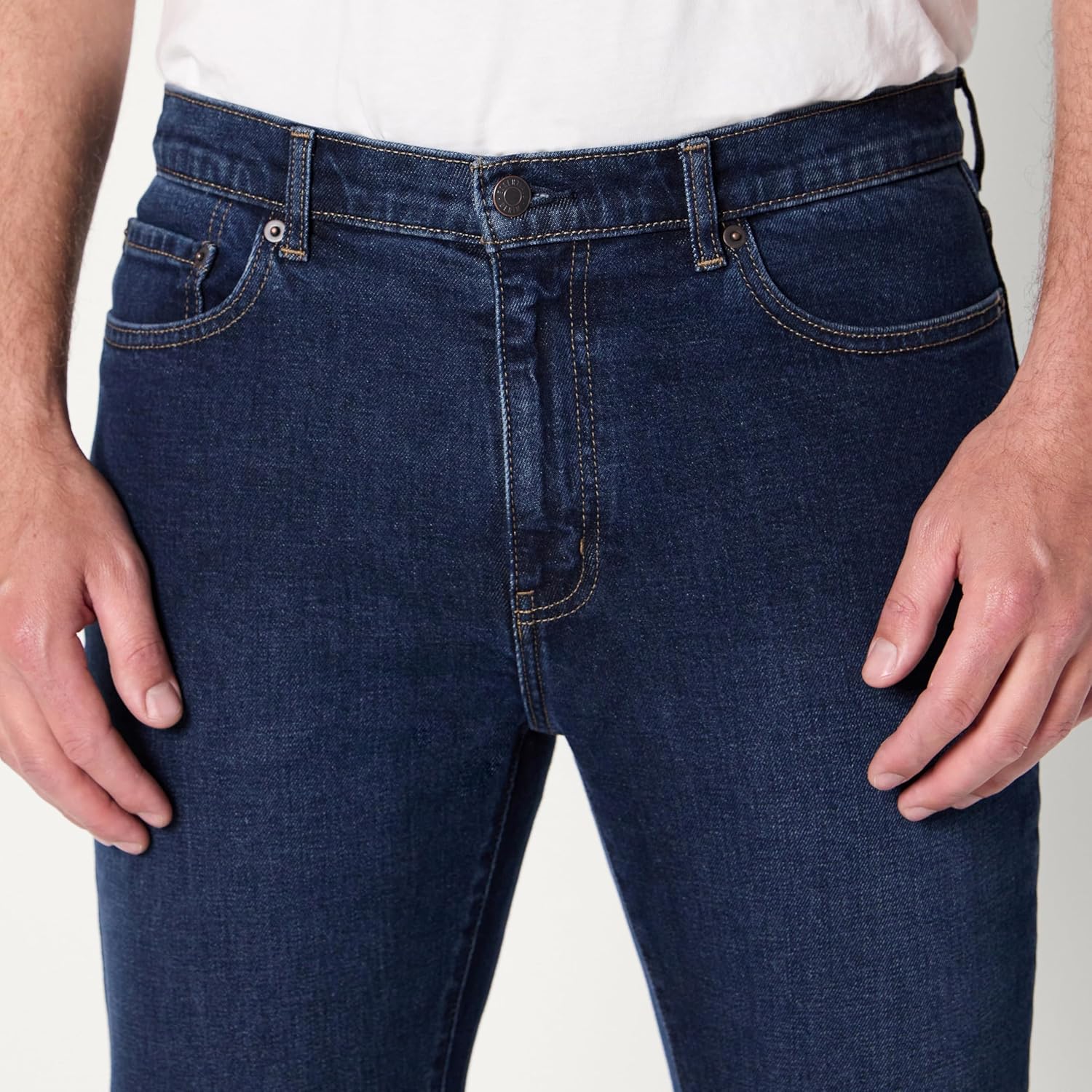 Amazon Essentials Men's Slim-Fit Jeans - Image 5